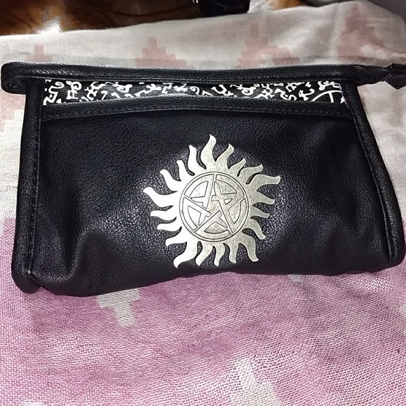 Supernatural make up bag - Picture 2 of 5